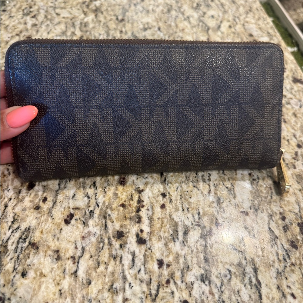 Michael Kors Signature Wallet